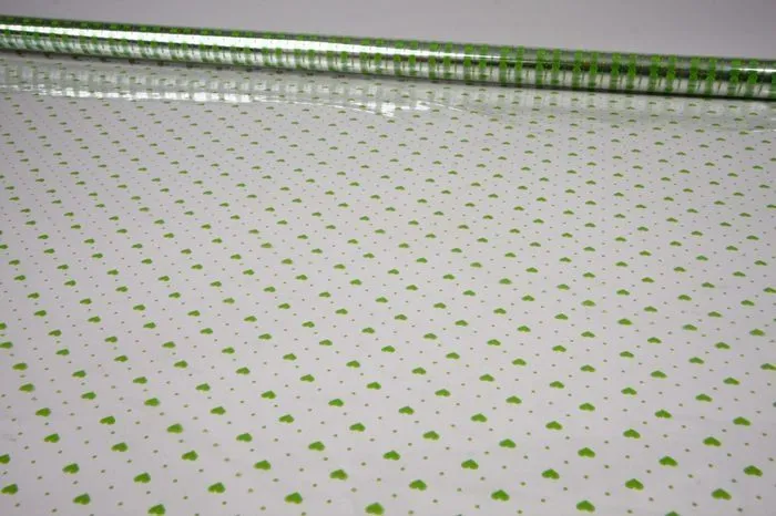 Рулон пленка Мелкие сердца 70см; Россия