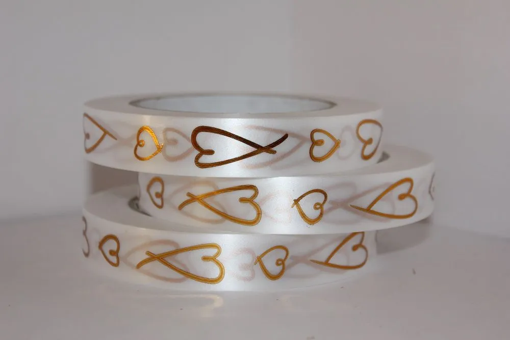 картинка Лента пластик с золотой полоской Золотые сердца, 2смх45м; Россия от магазина Флоранж