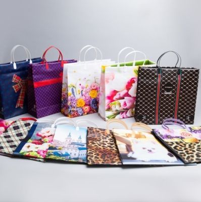 Сумка подарочная пластиковая; Китай