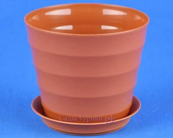 Горшок пластиковый Лаура, шоколадное,  11,5х10см, 0,7л; Россия