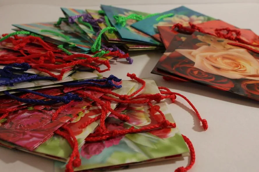 картинка Сумка подарочная ламинированная, 18х24х8,5см; Россия от магазина Флоранж