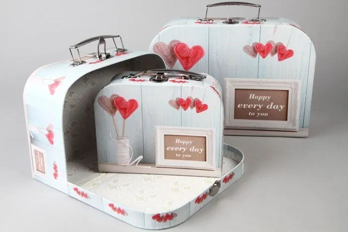 Коробка чемодан Валентинка 64204 (3-й из набора) 30x21x9.5см; Китай