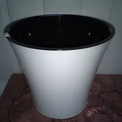 Кашпо пластиковое Арте, черное-белое, 22х20см, 5л; Россия