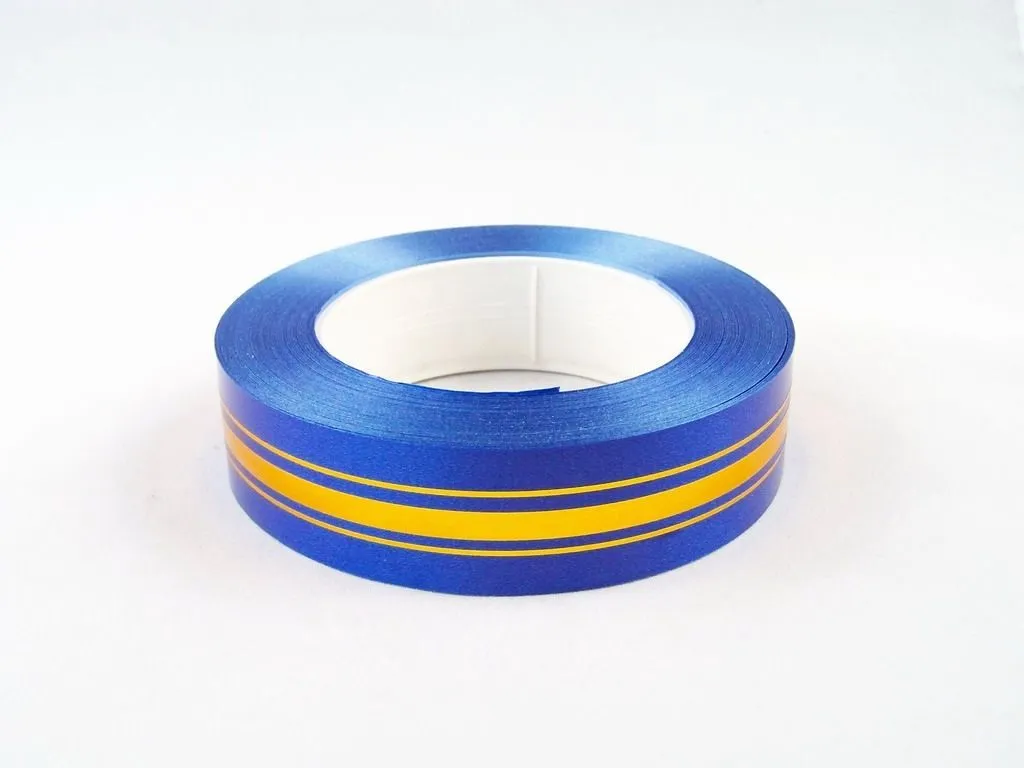 картинка Лента пластик с золотой полоской, 2смх45м; Польша от магазина Флоранж