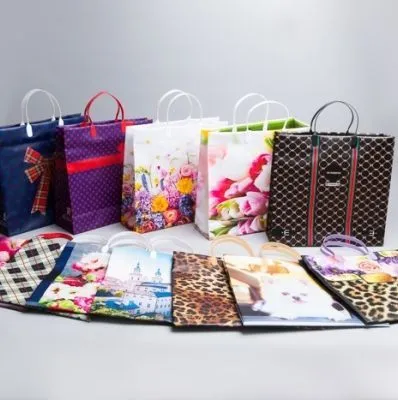 Сумка подарочная пластиковая; Китай